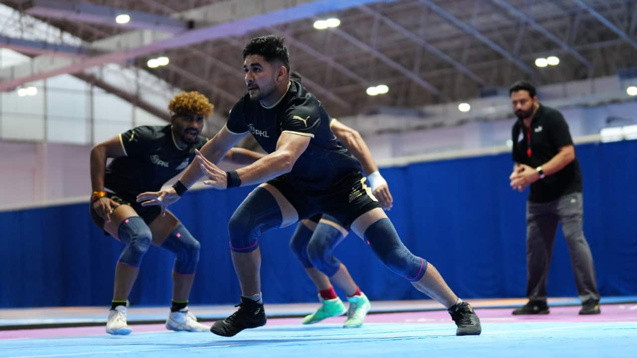 To be the best, you have to beat the best: Devank issues challenge to Naveen ahead of blockbuster Vizag Clash