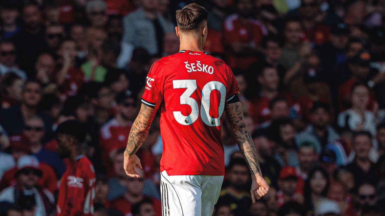 Benjamin Šeško (RB Leipzig to Manchester United): Tall, mobile, and lethal in front of goal, Šeško hasn’t been compared to Erling Haaland without reason. The Slovenian is not just a penalty-box poacher either. For RB Leipzig, he fancied his chances from outside the area too. For a Manchester United team that was toothless in front of goal last season, he could be both a focal point and a 20-goal finisher. (Photo: X)