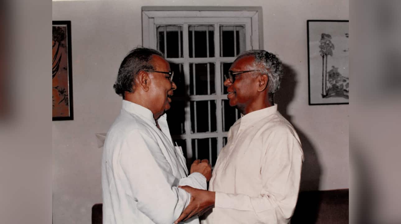 Kocheril Raman Narayanan (1920–2005): Born in Uzhavoor, Kerala, to Kocheril Ramari Vaidyan, KR Narayanan became the first Vice President from Kerala (1992–1997) and went on to serve as India’s 10th President (1997–2002) — also the nation’s first Dalit to hold the office. A brilliant scholar, he earned his MA in English Literature from the University of Travancore and a First Class Honours degree in Economics from the London School of Economics. He began his career as a lecturer and journalist before joining the Indian Foreign Service in 1949, serving as Ambassador to Thailand, Turkey, China, and the United States. He also taught at the Delhi School of Economics, led Jawaharlal Nehru University as Vice-Chancellor, and later became Union Minister for Planning, External Affairs, Science &amp; Technology, and more. Widely respected as the “people’s President,” Narayanan was a champion of social justice, diplomacy, and inclusive governance. Married to Usha Narayanan. (Image: Dumar Lal Baitha with KR Narayanan | Wikimedia Commons)