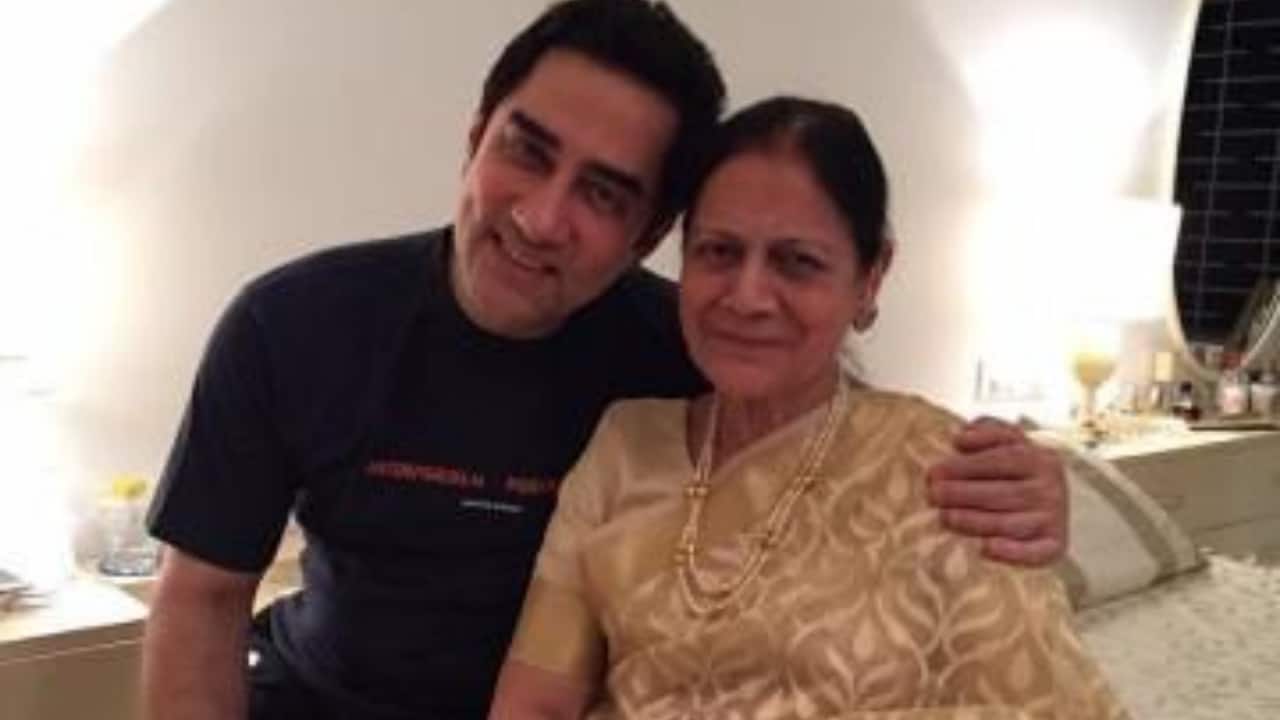 Mental Health Concerns – He was later found, and reports suggested he was suffering from schizophrenia, though Faissal has denied this diagnosis multiple times.