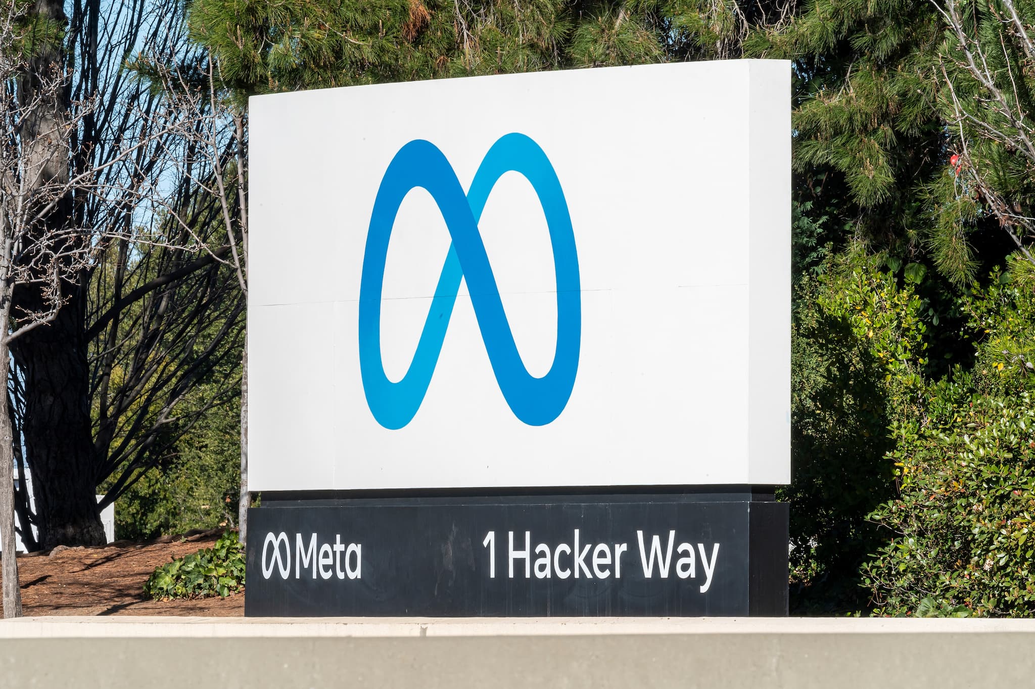 Brand discovery and advertising impact  Meta platforms are now the leading destination for brand discovery, with 80% of Indians reporting they discovered new brands there. Reels ads show 2x stronger top-of-mind recall, 4x stronger message association, and are 1.5x more effective in driving brand metrics compared to long-form skippable video ads.