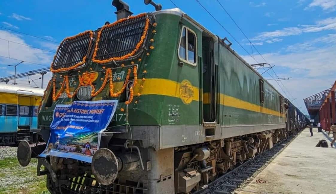Kashmir-Delhi rapid cargo train approved: J&K apples, pashmina to reach markets faster