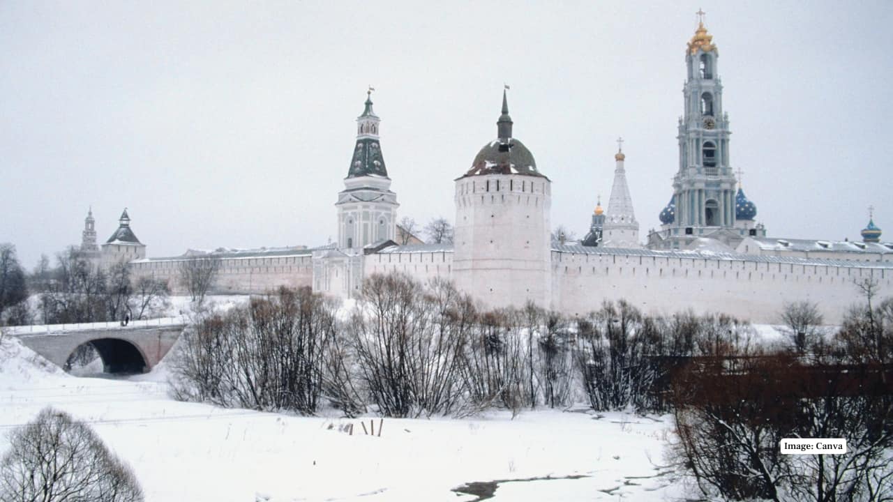 2. Russia Home to Siberia, Russia faces brutal winters where temperatures can drop to –50°C. Towns like Oymyakon are among the coldest inhabited places, with frozen landscapes stretching endlessly across its vast northern regions. (Image: Canva)
