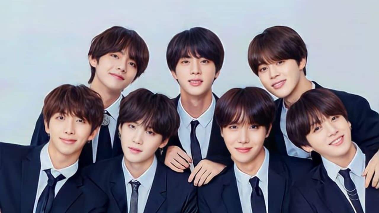 First K-Pop Song to Debut at No. 1 on Billboard Hot 100 It made history by debuting at No. 1 on the US Billboard Hot 100, becoming the first South Korean act ever to achieve this milestone — and it held the spot for three non-consecutive weeks. First K-Pop Song to Debut at No. 1 on Billboard Hot 100 It made history by debuting at No. 1 on the US Billboard Hot 100, becoming the first South Korean act ever to achieve this milestone — and it held the spot for three non-consecutive weeks.