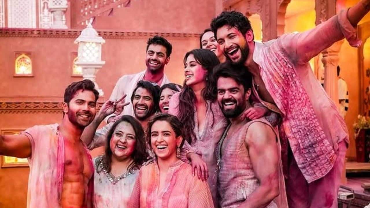 Varun Dhawan, Janhvi Kapoor, Sanya Malhotra and Rohit Saraf wrap up filming for Sunny Sanskari Ki Tulsi Kumari; share inside pics
