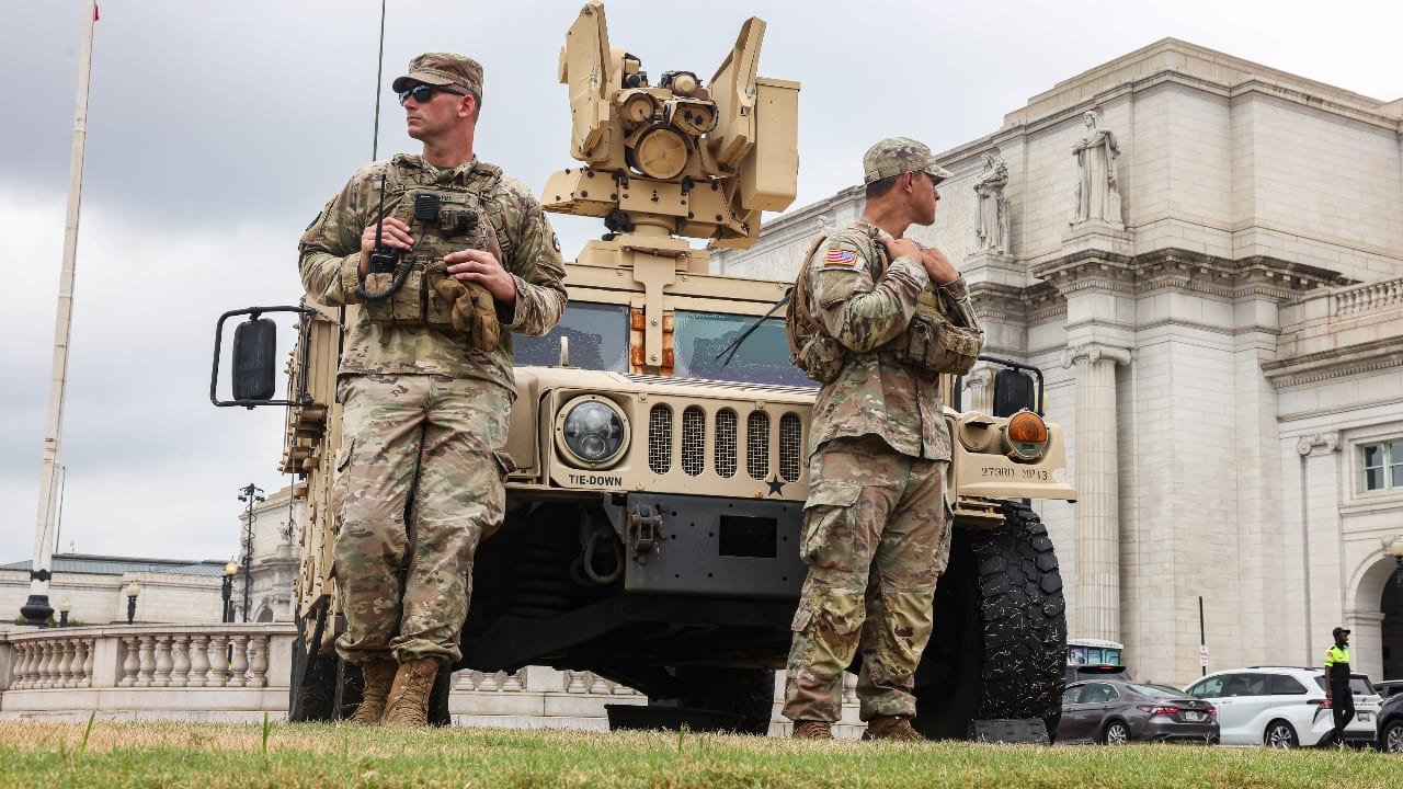 National Guard troops in Washington, DC will carry weapons, Pentagon says