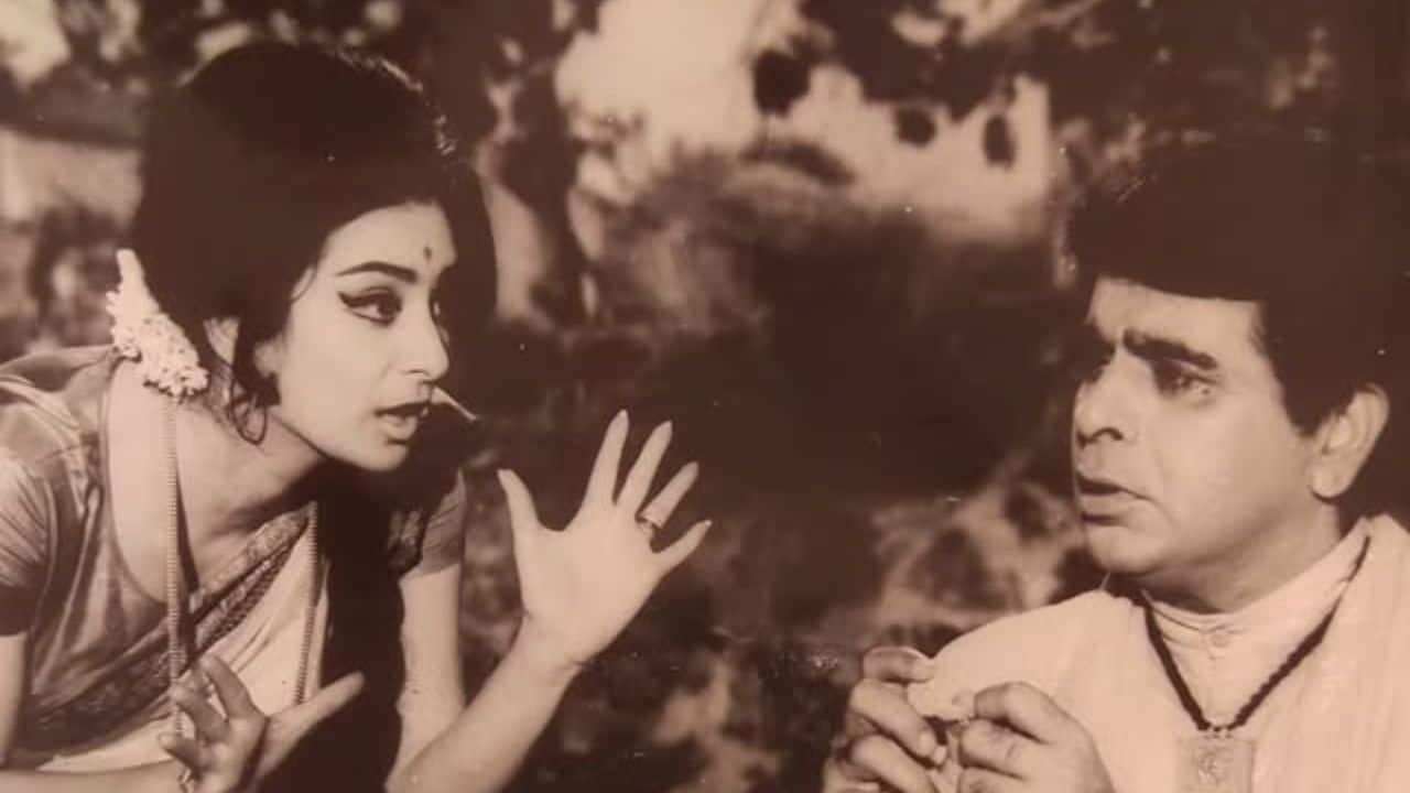 Love Beyond a Beautiful Face Marking her 81st birthday, she shared old photographs and touching words, calling Dilip Kumar “the man who stole her heart,” reminding the world that their bond was far greater than just beauty and stardom.