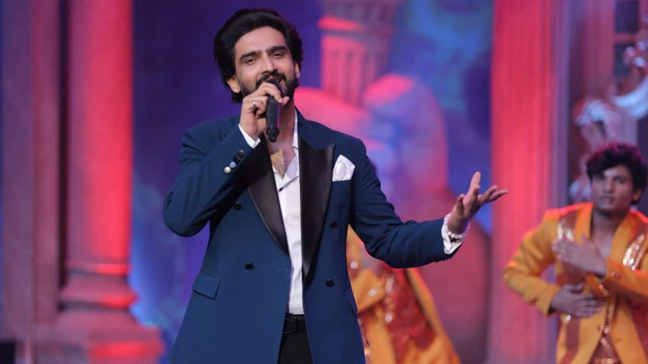 Amaal Malik Singer, composer, and music director Amaal Malik hails from the renowned Malik musical family. Known for delivering numerous Bollywood chartbusters, his soulful compositions and versatile voice have earned him widespread admiration. Amaal was in news recently after he severed ties with his family. Let’s see what he brings to the table inside the house.