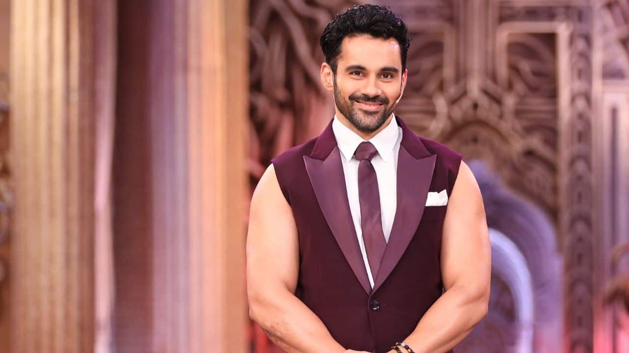 Abhishek Bajaj Actor Abhishek Bajaj has impressed viewers across television and Bollywood, with roles in TV dramas and films like Student of the Year 2 and Babli Bouncer. Hailing from Delhi, he carved his way into the industry with determination and talent. Abhishek brings energy, screen charisma, and a competitive spirit to the Bigg Boss house.