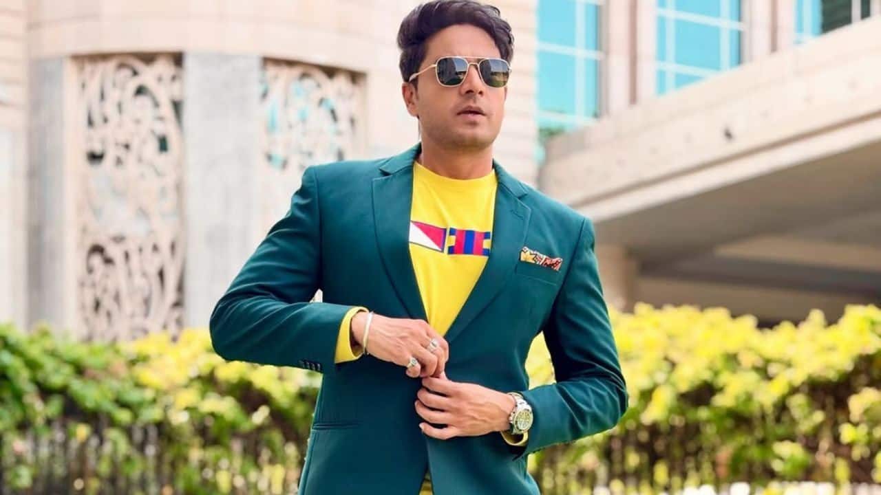 Being authentic His primary tactic is to remain loyal to himself for as long as he can. He believes that Bigg Boss is really a streamlined version of the difficulties he has previously encountered in real life, having persevered in the entertainment business for twenty years.