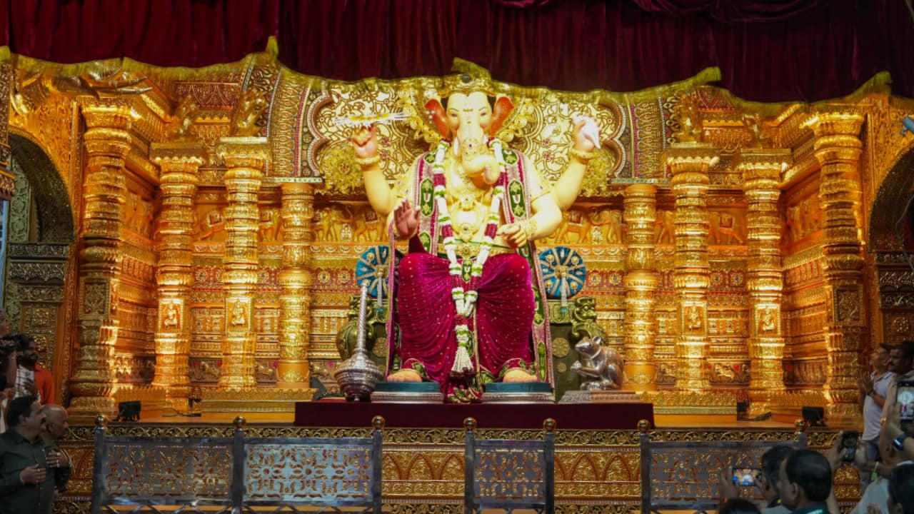 Lalbaugcha Raja 2025 Darshan Timings: Tickets, Aarti and Live Darshan Details