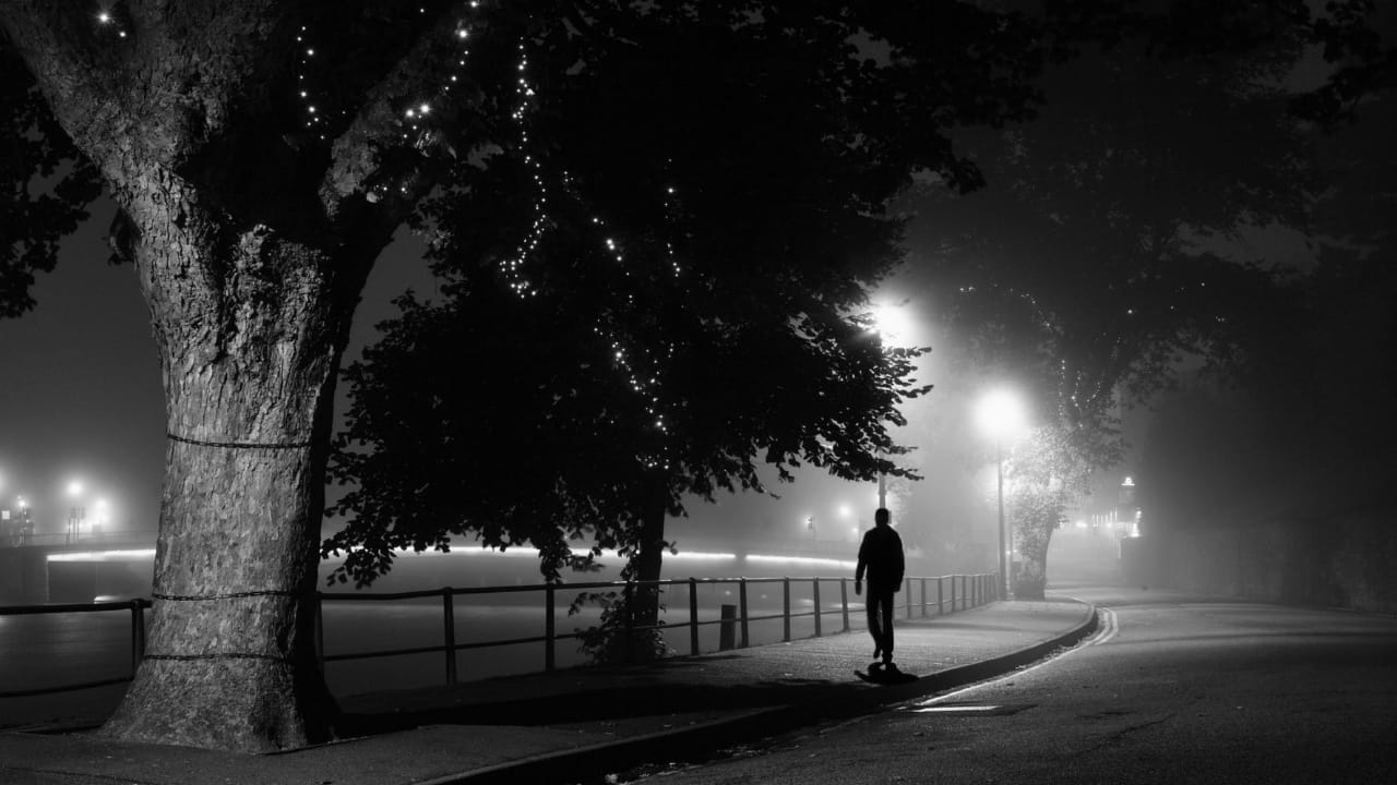 Health benefits of walking after evening meal: Lose weight, control blood sugar, improve digestion, more