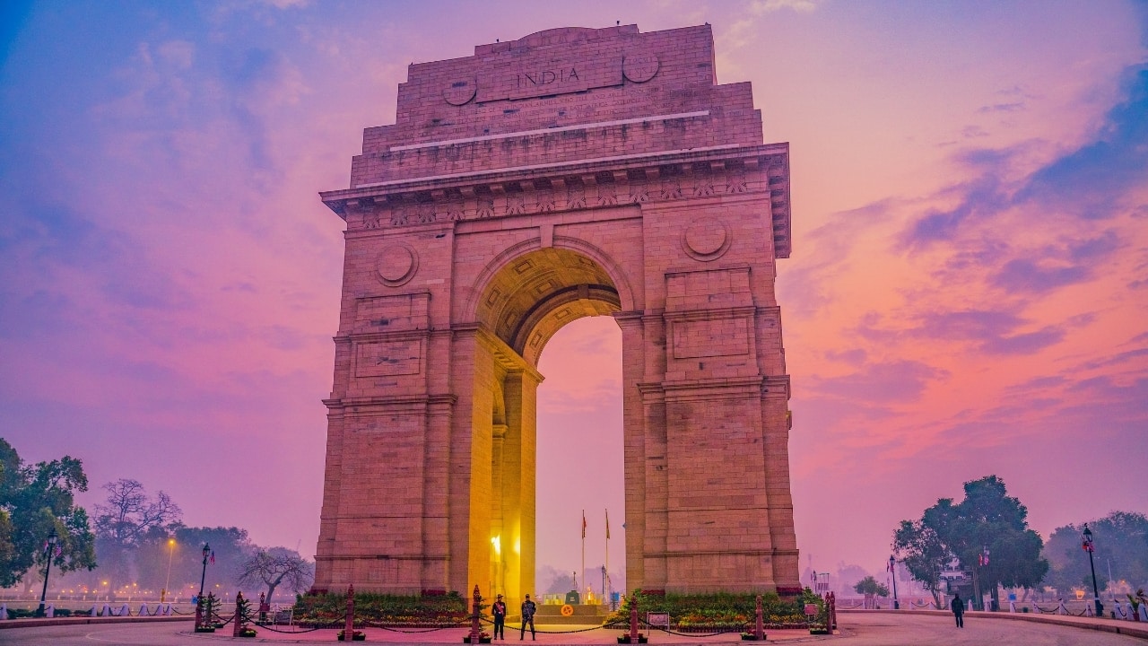 Delhi Diaries: Where ancient forts meet bustling bazaars and modern vibes. (Image: Unsplash)