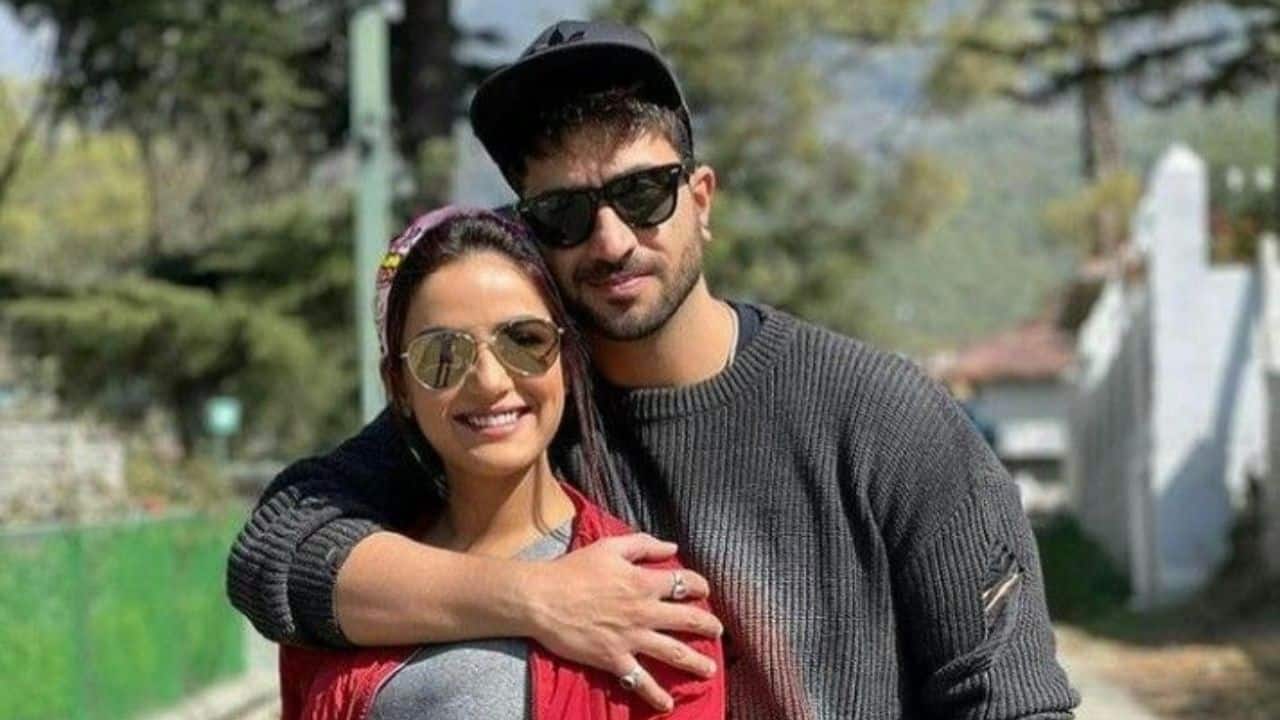 Serendipitous Moments Their initial meeting, shared projects, and funny memories like the airport room swap contributed to the “filmy” and destined feel of their love story. Serendipitous Moments Their initial meeting, shared projects, and funny memories like the airport room swap contributed to the “filmy” and destined feel of their love story.