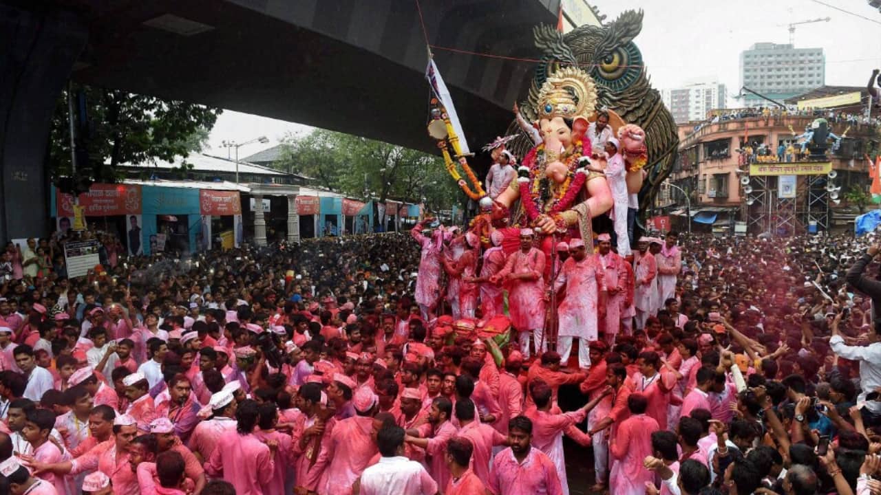 Lalbaugcha Raja 2025: 10 Stunning Images from the Last 10 Years