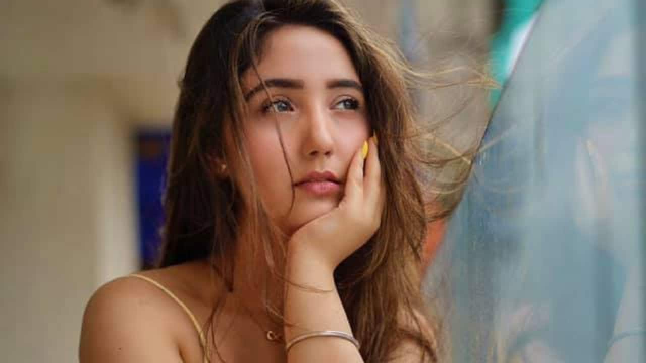 First to Walk into the BB19 House - In the Bigg Boss 19 premiere, Ashnoor made a grand entrance as the first contestant, setting the tone for the season.