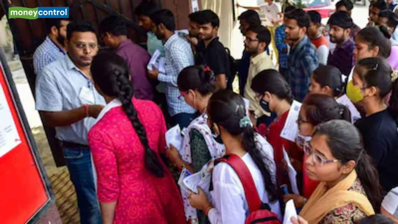 Bihar DElEd Exam 2025 Begins Today: Check Dress Code, Gate Closure Timings, Mandatory Documents and More