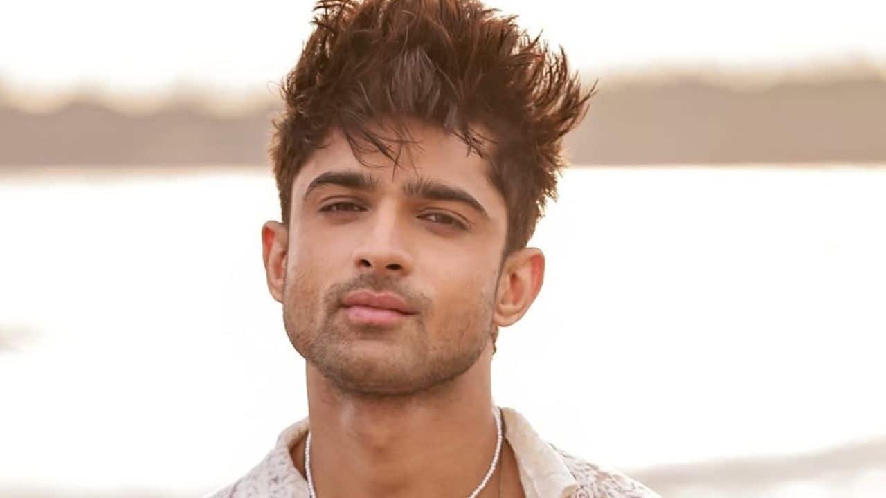 Low-budget living To save money in the initial stages of his career, he would skip breakfast and often walk to his auditions. He would intentionally sleep late to skip breakfast and survive on an inexpensive meal of chana masala and rotis for lunch and dinner.