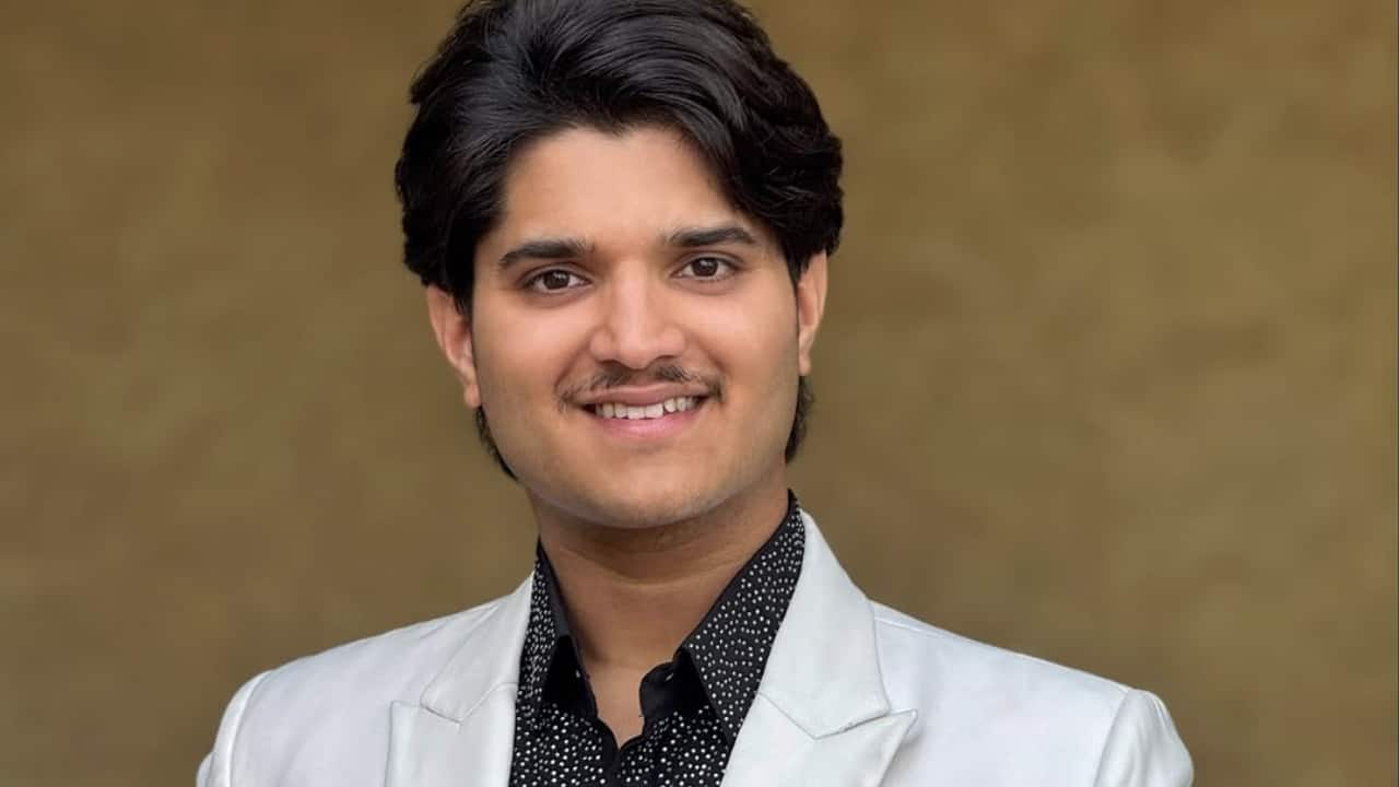 Mridul Tiwari Biography in Hindi
