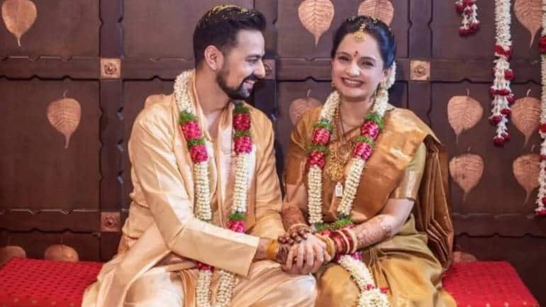 Gia and Varunn’s marriage picture Gia shared the joyful news with her fans and followers on Instagram. A few pictures of the charming pair twinning in sophisticated golden attire gave fans a preview of Gia and Varunn's small, traditional wedding ceremony.