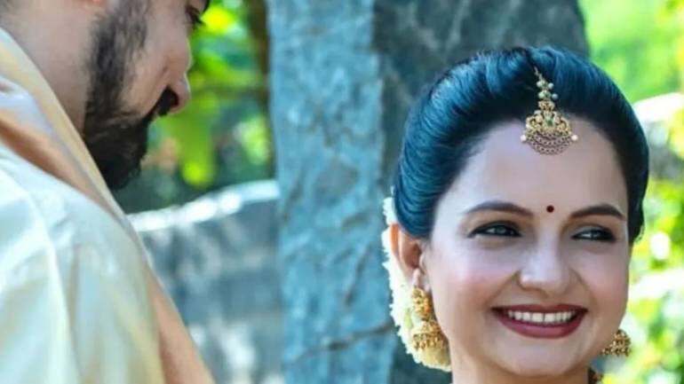 Best wishes They had a yogic wedding ceremony and as they say, you never know when cupid can strike. We wish the newlywed couple loads of love and happiness as they start their new phase of life.