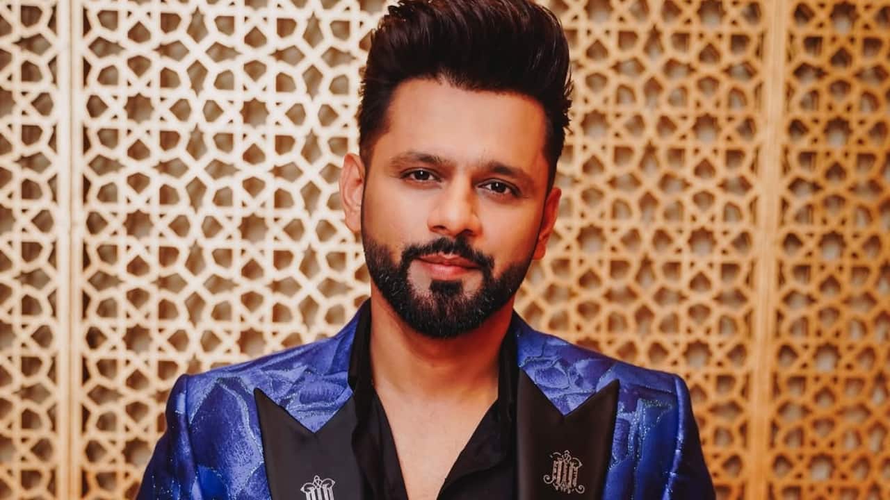 Rahul Vaidya becomes first singer to perform at Lalbaugcha Raja pandal for first time in 91 years