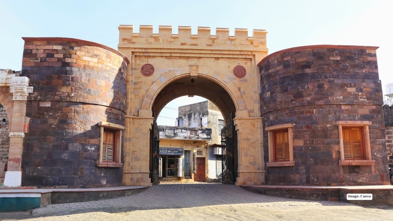 4. Prag Mahal, Bhuj — Lagaan (2001), Hum Dil De Chuke Sanam (1999) High Gothic arches and chandeliers dripping with grandeur—the durbar hall of Prag Mahal doubled up as colonial headquarters in Lagaan. Its imposing clock tower still watches over Bhuj, waiting for travelers who love both cinema and architecture. (Image: Canva)