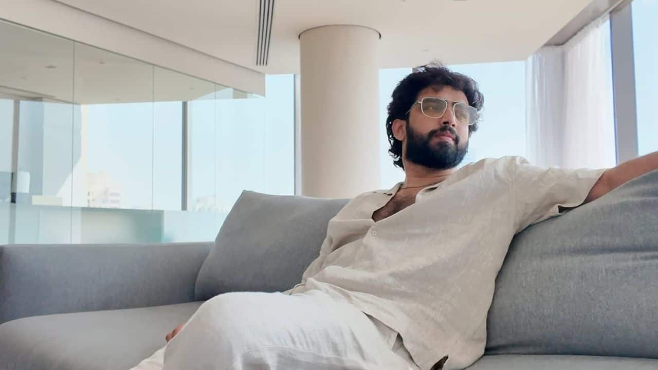 Backlash Online controversy arose over the breakup story, forcing Amaal to explain his interfaith identity (Hindu mother, Muslim father) and emphasize that he was speaking from personal experience rather than disparaging any religion. Backlash Online controversy arose over the breakup story, forcing Amaal to explain his interfaith identity (Hindu mother, Muslim father) and emphasize that he was speaking from personal experience rather than disparaging any religion.