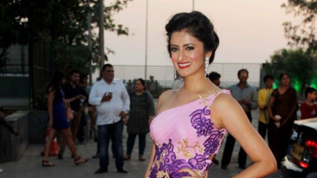 Mihika Verma  Also known for her role in Yeh Hai Mohabbatein, Mihika Verma left the industry after her marriage in 2016 and moved to the United States. She has since pursued a different career path.