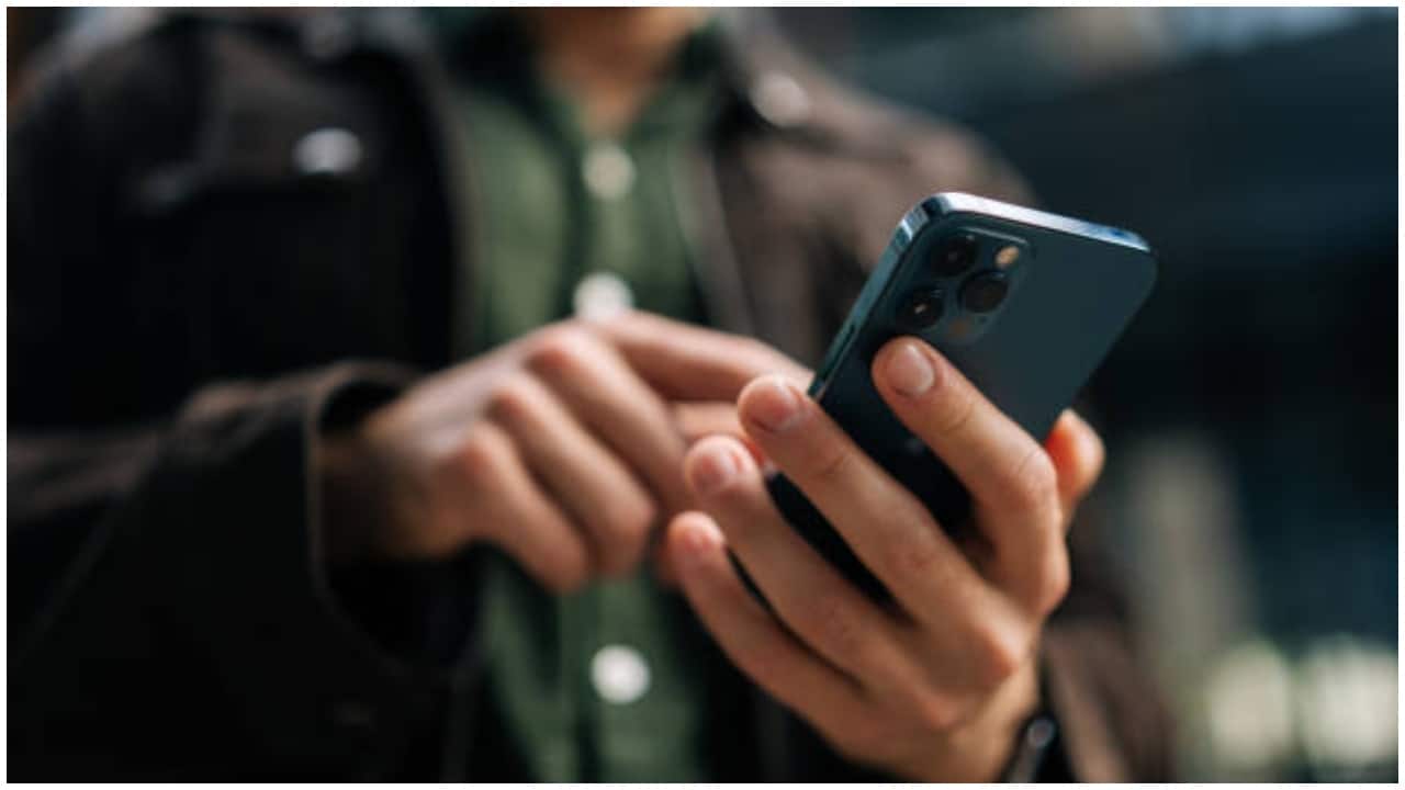 'False sense of entitlement': Recruiter rejects jobseeker after they answer phone call with 'hello'