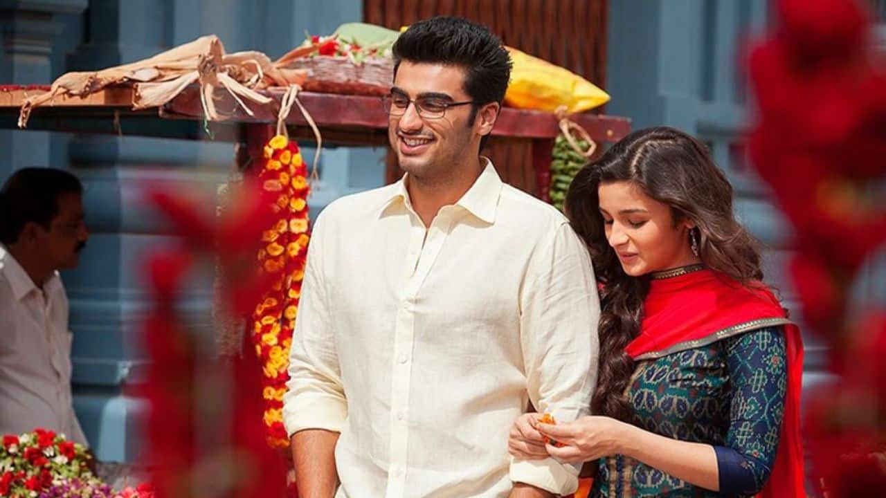 2 States (2014) Based on Chetan Bhagat’s novel, this film portrays the romance of a couple from different cultural backgrounds struggling to gain acceptance from their families. With a perfect blend of humor and emotional depth, it highlights love overcoming societal differences.