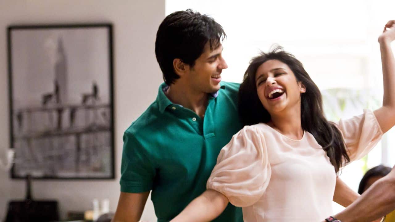 Hasee Toh Phasee (2014) A quirky rom-com featuring a nerdy, unconventional heroine, Meeta, and the charming Nikhil, who meet under unusual circumstances. Their love story is full of humor, awkward yet endearing moments, and heartfelt emotions, offering a refreshing take on romance.