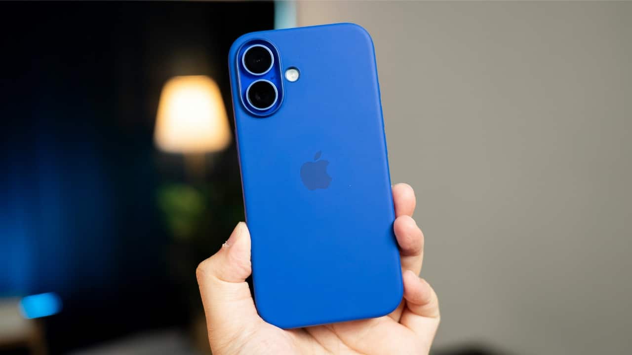 Deals on iPhone 16 and older models The iPhone 16 (128GB) starts at Rs 60,990, with bank offers bringing the price down to Rs 57,990. Discounts are also available on the iPhone 16 Plus, iPhone 16E, and iPhone 15, along with exchange bonuses of up to Rs 9,000. Deals on iPhone 16 and older models The iPhone 16 (128GB) starts at Rs 60,990, with bank offers bringing the price down to Rs 57,990. Discounts are also available on the iPhone 16 Plus, iPhone 16E, and iPhone 15, along with exchange bonuses of up to Rs 9,000.