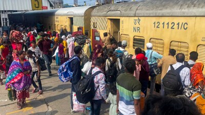 Indian Railways introduces 10-hour ticket status updates and free Wi-Fi at 6,117 stations for a smoother, stress-free travel experience. (Representative Image)