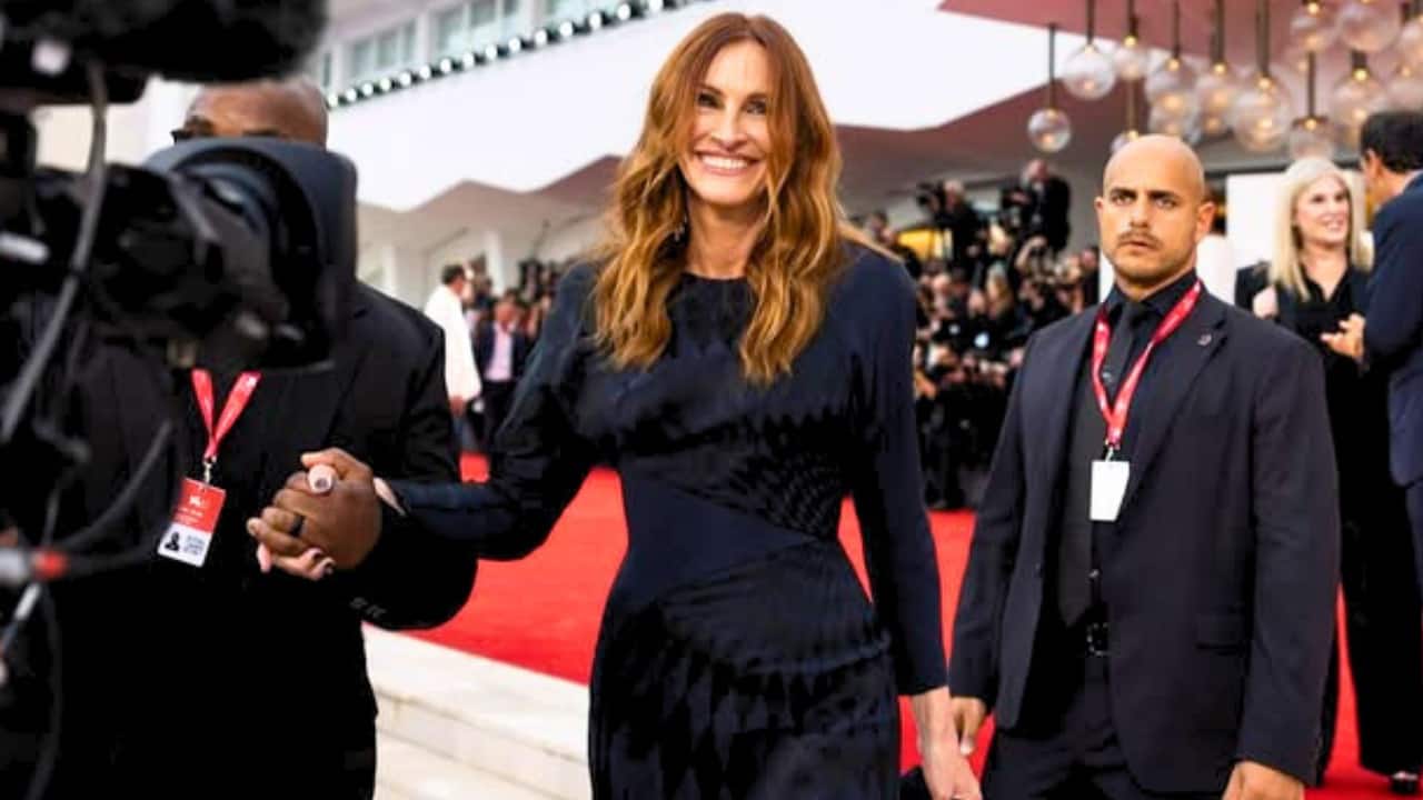 Julia Roberts stuns in Atelier Versace at Venice Film Festival amid ‘After the Hunt’ controversy