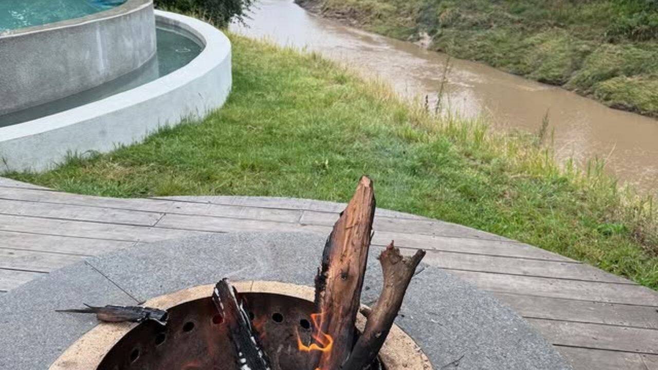 Ishara Mara Experience During Priyanka's latest visit to Ishara Mara in Kenya, Priyanka captured breathtaking sights of a glowing bonfire, stunning sunsets, and evening skies. Ishara Mara Experience During Priyanka's latest visit to Ishara Mara in Kenya, Priyanka captured breathtaking sights of a glowing bonfire, stunning sunsets, and evening skies.