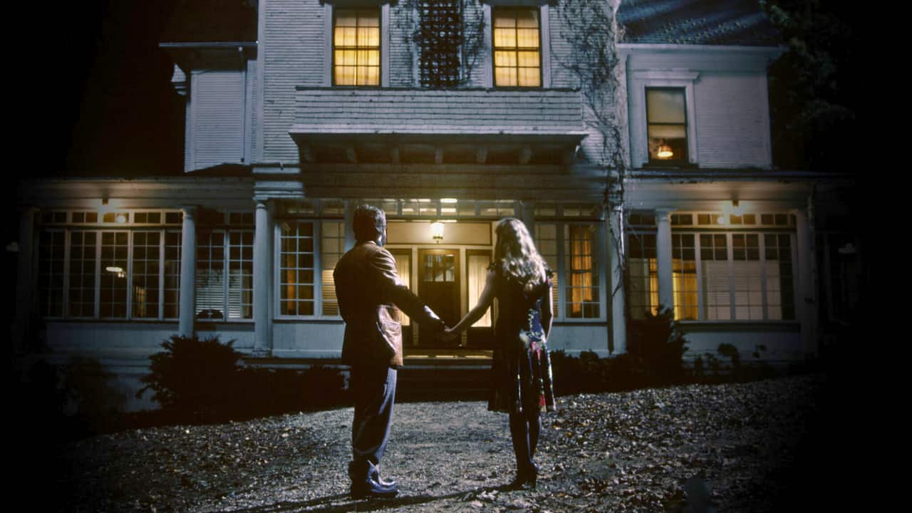 The Amityville's true story The Amityville murders, one of the Warrens' most well-known cases, are the subject of The Conjuring 2. Ronald DeFeo Jr. killed his whole family in 1974 after he claimed to have heard voices telling him to do so. A year later, George and Kathy Lutz moved into the house but fled after 28 days, citing sinister forces. During her investigation, Lorraine Warren remembered feeling hopeless. Wan honoured the case that influenced America's fascination with haunted houses and paranormal horror by incorporating Amityville into the movie.