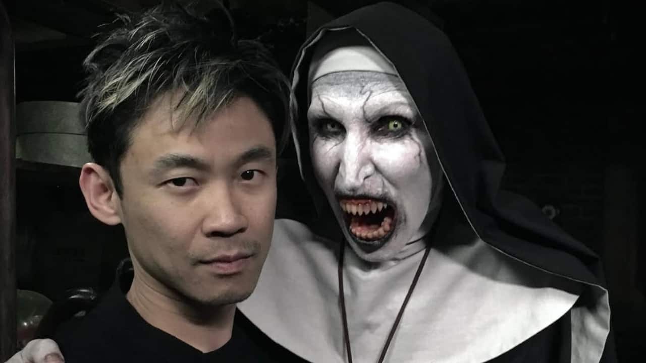 James Wan’s haunted inspiration James Wan had already frightened audiences with Insidious before The Conjuring. He set the story in the 1970s, when Ed and Lorraine Warren were alive, because he was determined to make The Conjuring feel unique. Classics such as The Haunting (1963) and The Amityville Horror (1979) served as his sources of inspiration. With authentic costumes, set design, and cinematography, he aimed to make a beautiful but spooky period movie.