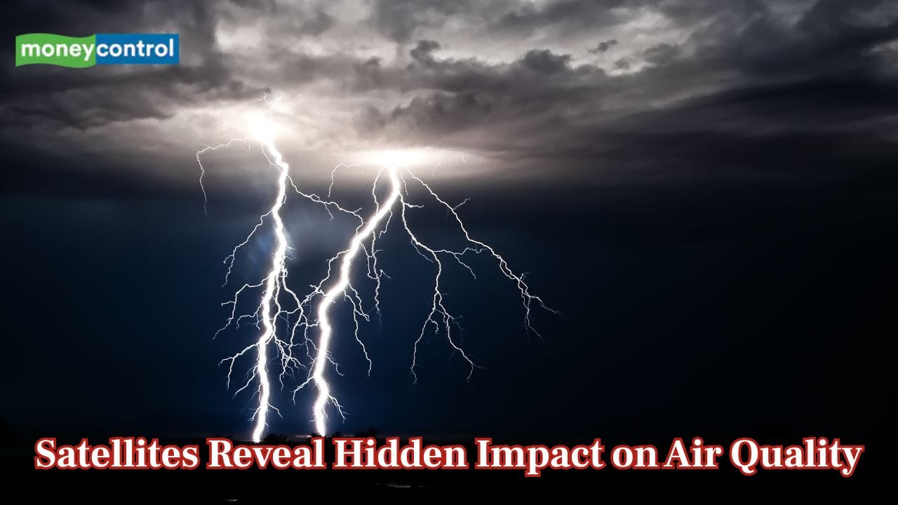 Lightning pollution tracked in real time by NASA Satellite Observations