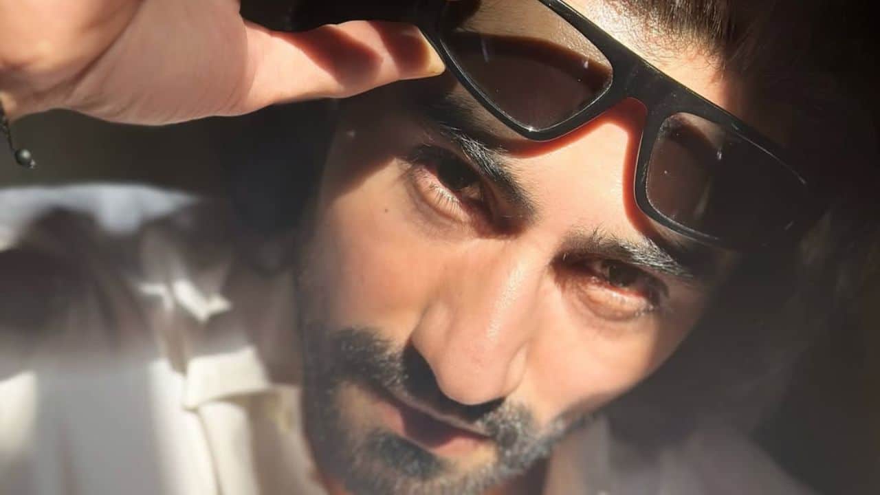 Exploring other genres In the psychological thriller Dil Se Di Dua... Saubhagyavati Bhava?, Chopda portrayed Raghavendra Pratap Singh. This gave him the opportunity to demonstrate his flexibility outside of love dramas.