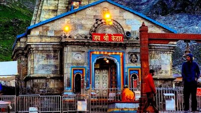 Under the local administration’s ‘Carry Me Back’ campaign, nearly 5,000 pilgrims have so far voluntarily brought down more than 12 tonnes of compressed plastic waste from Kedarnath to Gaurikund.
