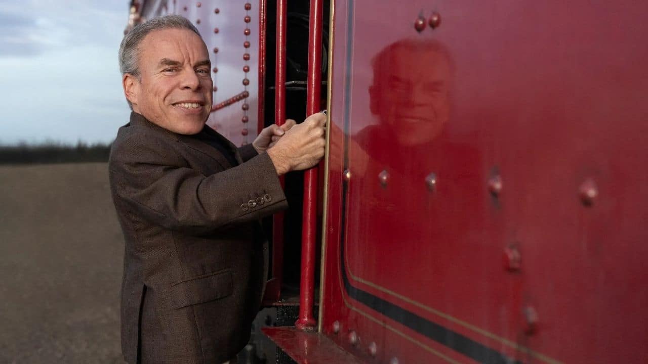 Warwick Davis returns as Professor Flitwick in HBO’s Harry Potter Reboot