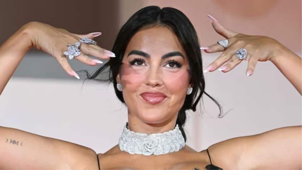 Georgina Rodríguez shows off enormous engagement ring from Cristiano Ronaldo in Venice