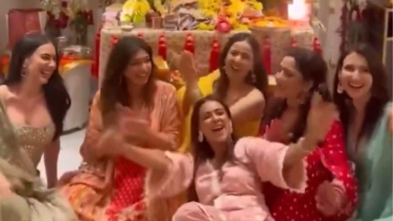 Nia Sharma, Ankita Lokhande and other TV actors trolled for turning backs towards Ganpati Idol while making reel