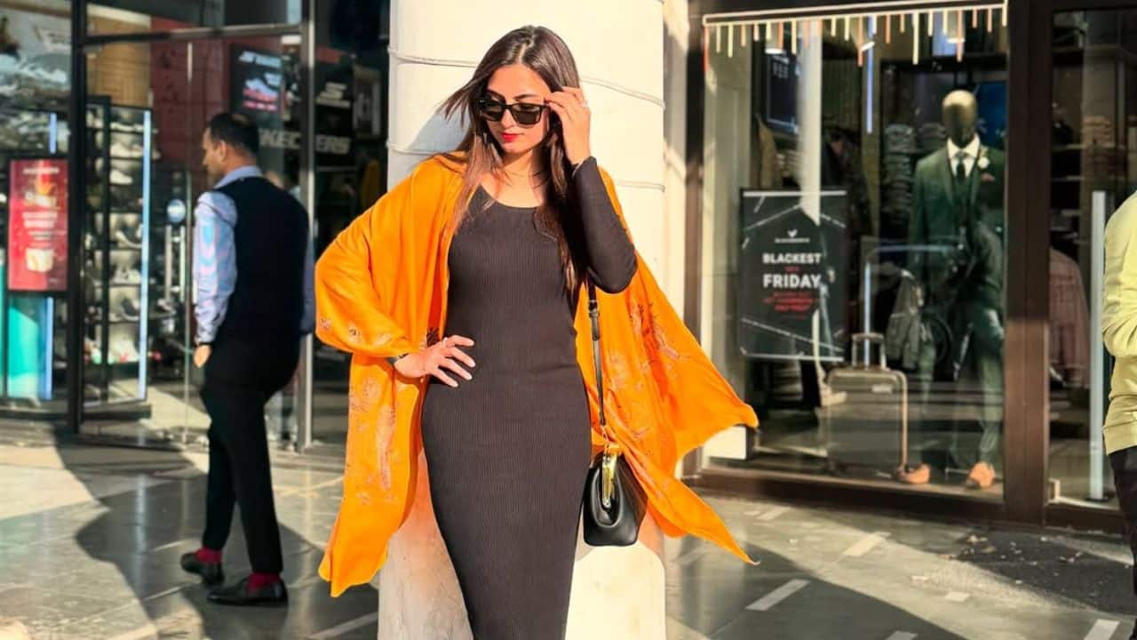 Name-calling Farrhana Bhatt's vocal opinions on women's rights and freedom of expression sparked years of criticism on social media. The so-called insecure Islamist guys who utilized religious feelings to stifle her independence and advancement frequently chastised her.