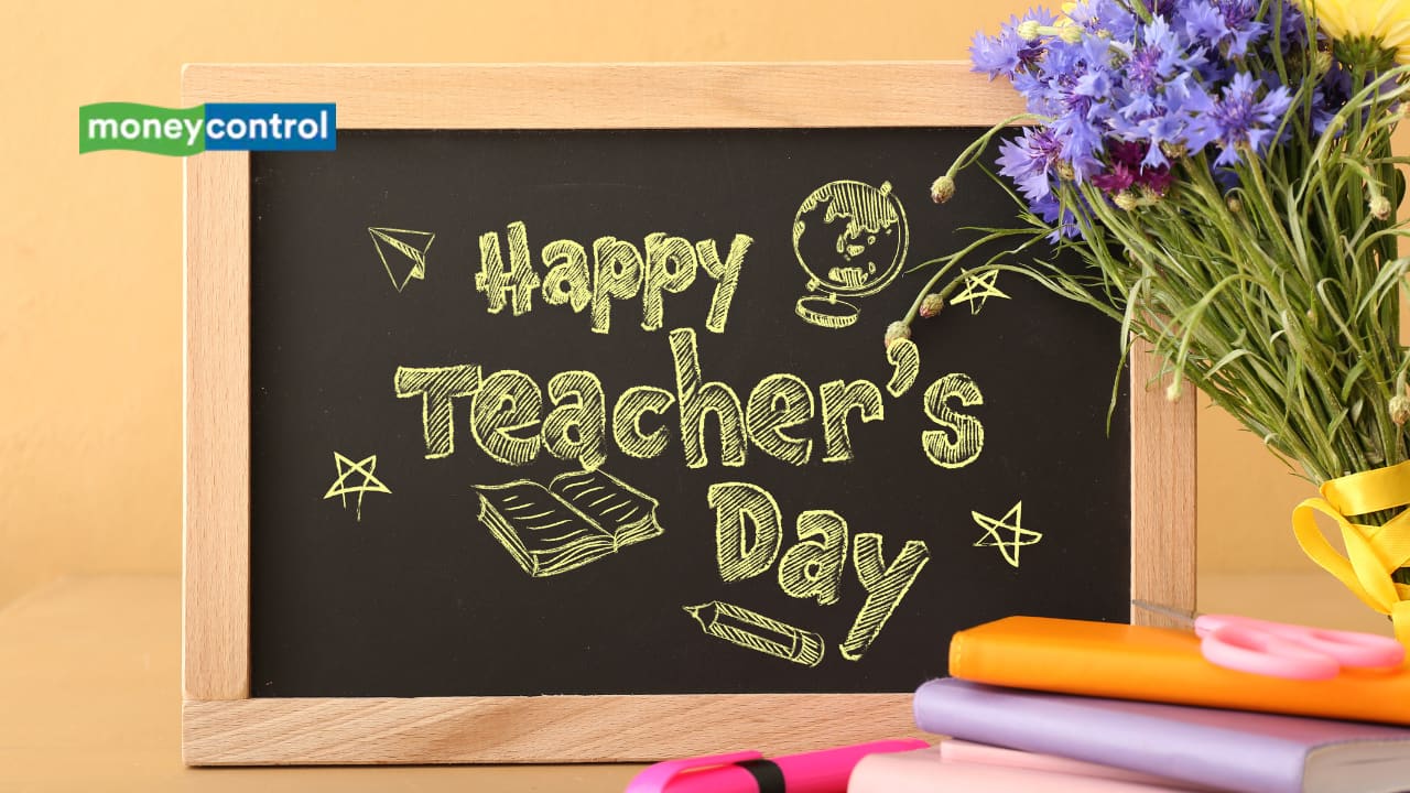Teachers’ Day 2025: 50+ Wishes, Messages, Greetings, SMSes, Images, and Captions to Share Teachers’ Day 2025: 50+ Wishes, Messages, Greetings, SMSes, Images, and Captions to Share