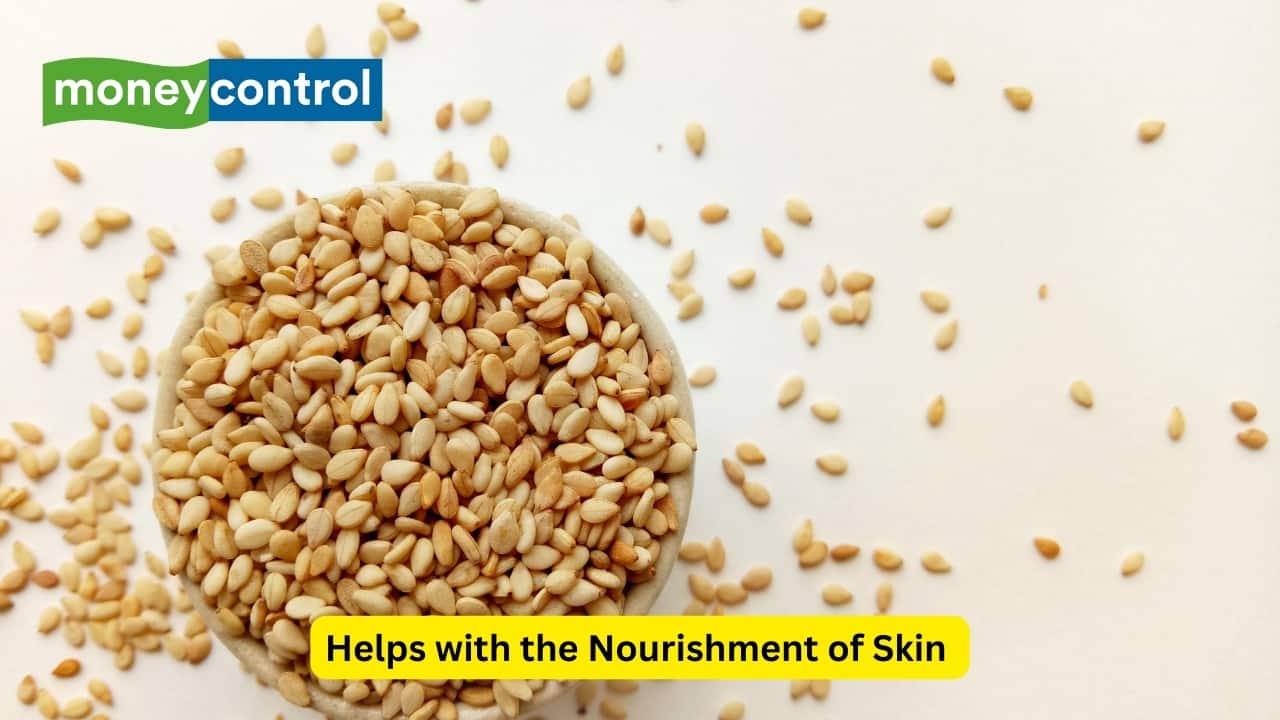 Helps with the Nourishment of Skin Wrinkles show up on the skin due to the damaging activities of free radicals and oxidative stress. These sesame seeds, combined with vitamin E and antioxidants, help the skin regain its elasticity. This is made possible through the sesame oil, which eases the loss of moisture in the skin. This oil is very popular in skin treatment and is also considered to be very old.(Image: Canva) Helps with the Nourishment of Skin Wrinkles show up on the skin due to the damaging activities of free radicals and oxidative stress. These sesame seeds, combined with vitamin E and antioxidants, help the skin regain its elasticity. This is made possible through the sesame oil, which eases the loss of moisture in the skin. This oil is very popular in skin treatment and is also considered to be very old.(Image: Canva)