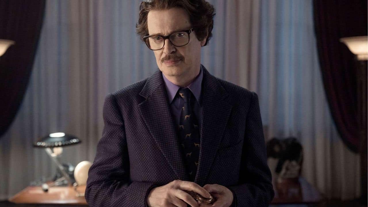 Steve Buscemi as Principal Barry Dort A charismatic and eccentric new headmaster, Dort exudes "outcast pride" in his dedication to Nevermore's identity.