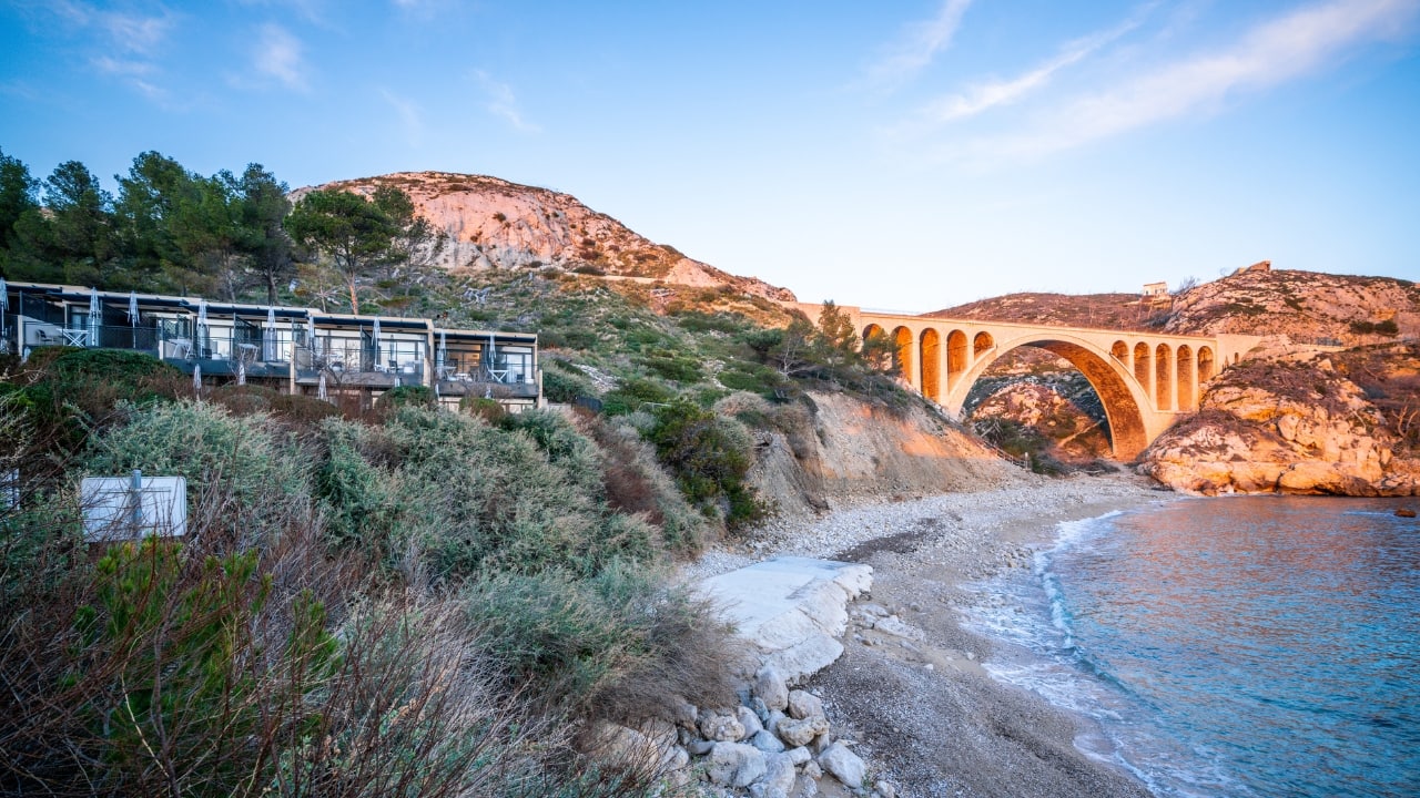 Secluded beaches, scenic trails, and authentic coastal life await in Carry-le-Rouet. (Image: Canva)