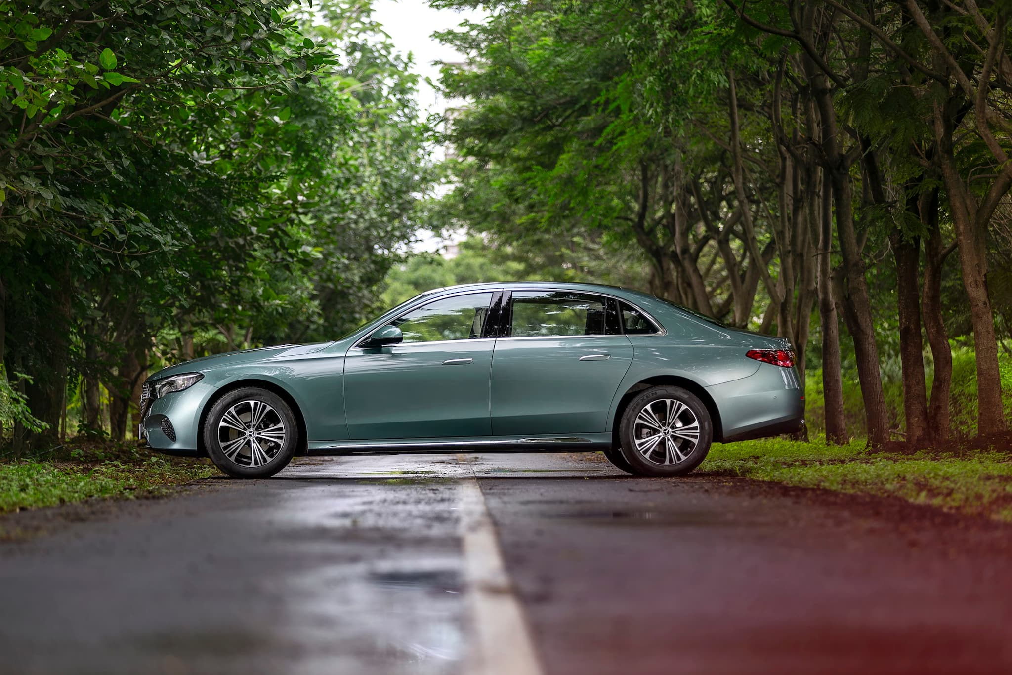 Mercedes-Benz E-Class LWB